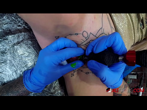 ❤️ Fìor tattooed hottie Sully Savage fhuair tattoo air a clitoris ❤️❌ Pornagrafaidheachd breagha leinn gd.studiya-lpg-massazha-na-metro-vodnyj-stadion.ru ❌️